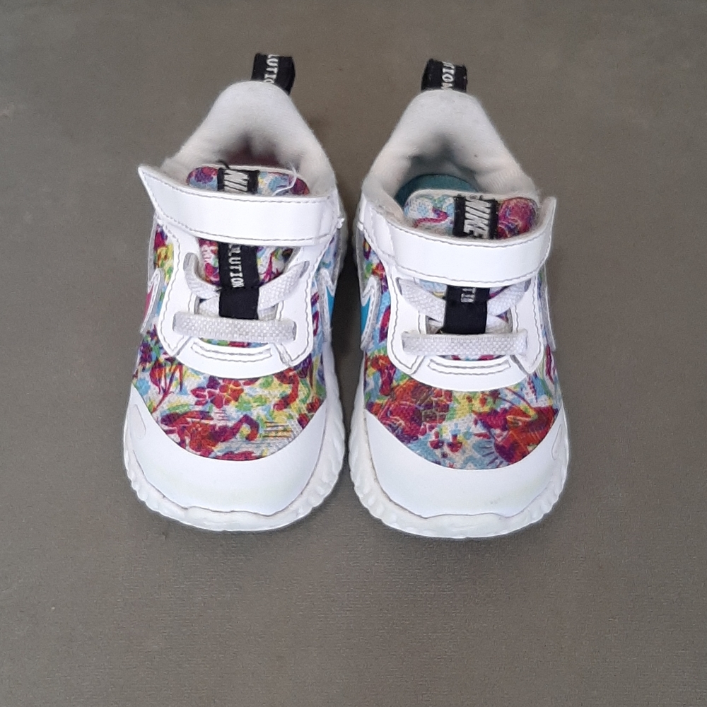 Nike toddler sneakers